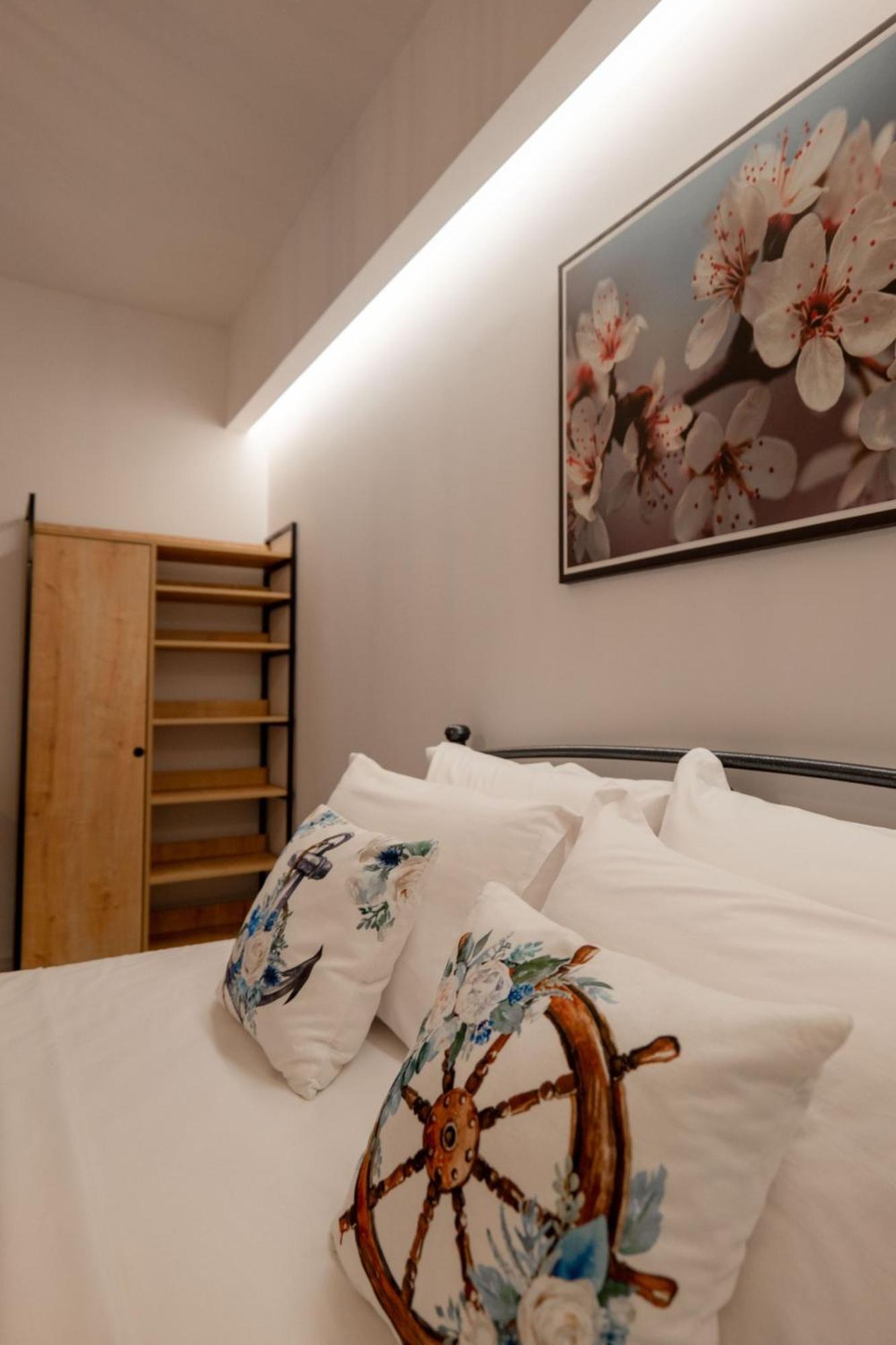 Aleksandra Apartments Sarandë Eksteriør billede